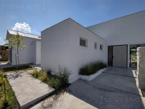 Casa en Venta en Los Pinares Country Club, USD 390.000