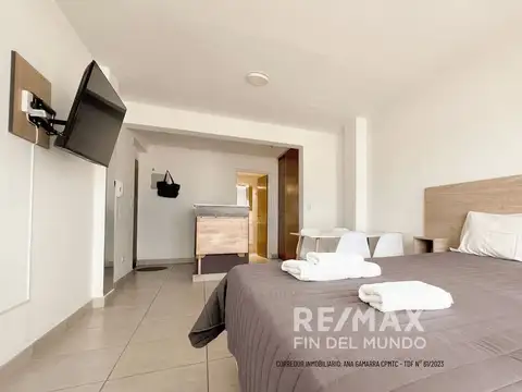 Gobernador Ernesto Manuel Campos 100