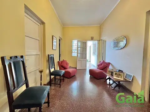 Casa 5 ambientes con 2 baños