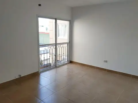 Dto 2 amb. lateral en 1* piso x escalera Muy Luminoso