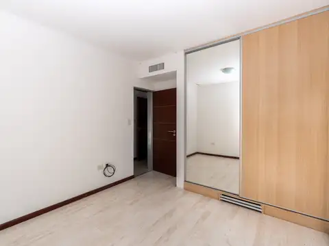 Casa de 4 Dormitorios en Venta-Fincas de Iraola I