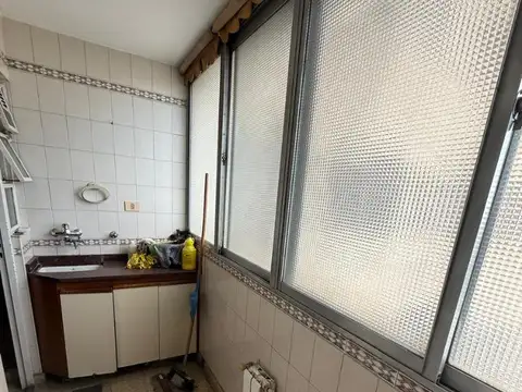 Av Mitre 1800, Piso 3