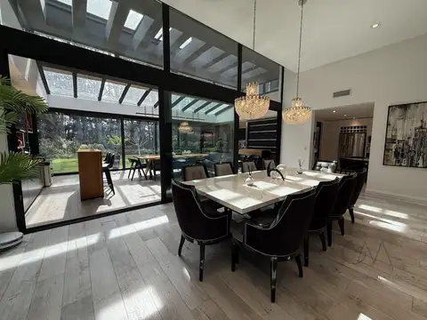 Casa 5 ambientes con 3 baños