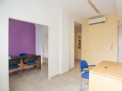 Oficina 2 ambientes con 1 baño