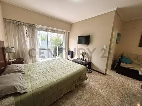 Venta departamento de un ambiente al frente con balcón. Zona Plaza Colón, Mar del Plata
