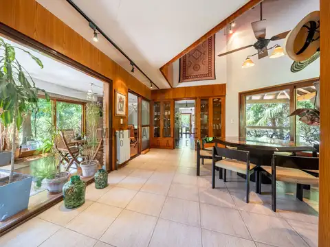 Casa 6 ambientes con 4 baños