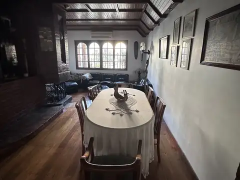 Importante Casa Barrio Del Bono