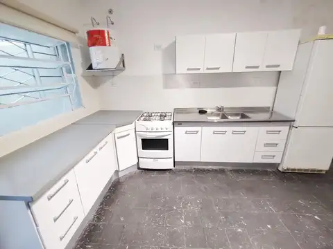 Casa en venta 2 dormitorios, patio seco, terraza, barrio Azcuénaga (acepta permuta) apta crédito