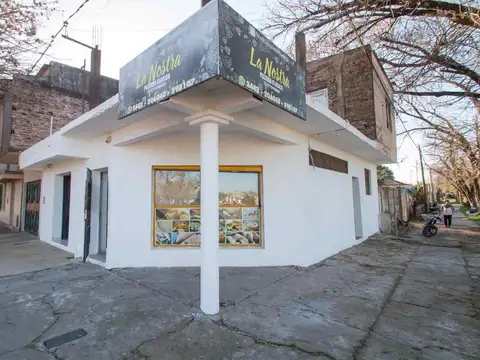 En Venta 2 locales comerciales dentro de los Blvs.