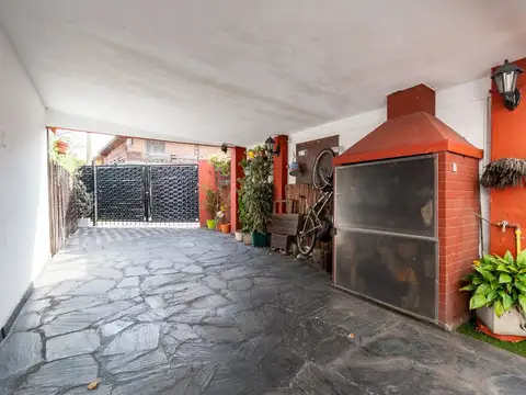Depto Tipo Casa en Venta de 4 ambientes