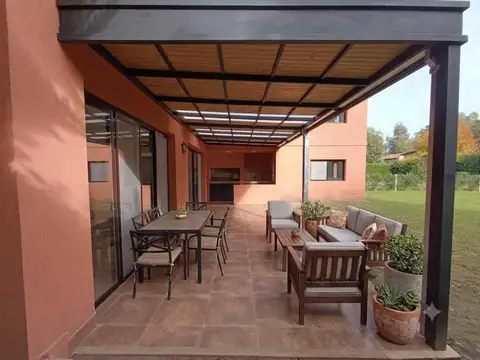 Casa en Venta en La Peregrina, USD 288.000