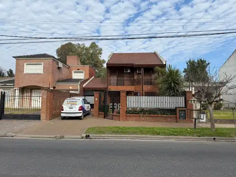 Av. Richieri 100