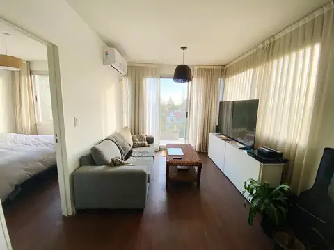 Departamento con cochera y terraza propia en alquiler en Tigre