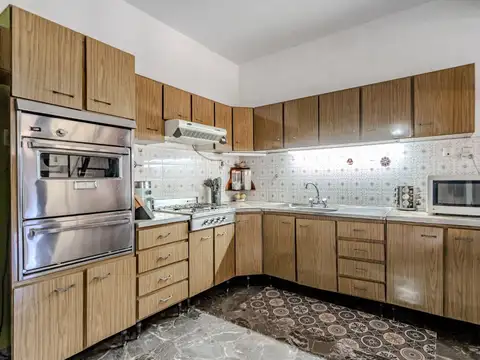 VENTA CASA 4AMB IMPECABLE CON GARAGE EN SAENZ PEÑA