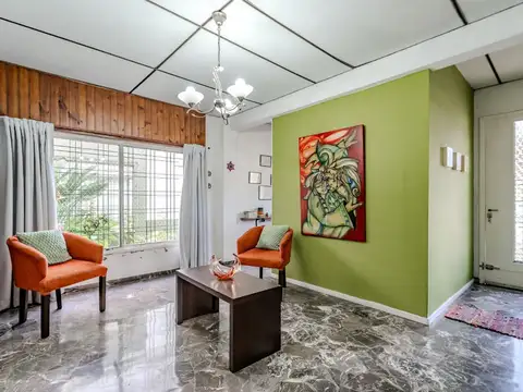 VENTA CASA 4AMB IMPECABLE CON GARAGE EN SAENZ PEÑA