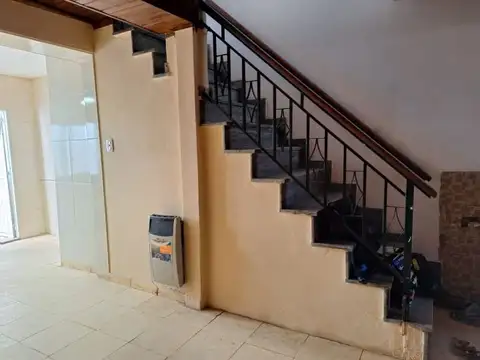 Casa 4 ambientes con 1 baño