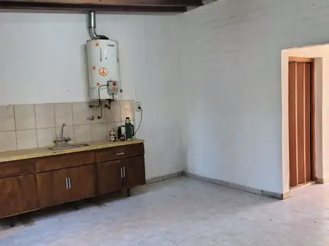 Casa 5 ambientes con 1 baño