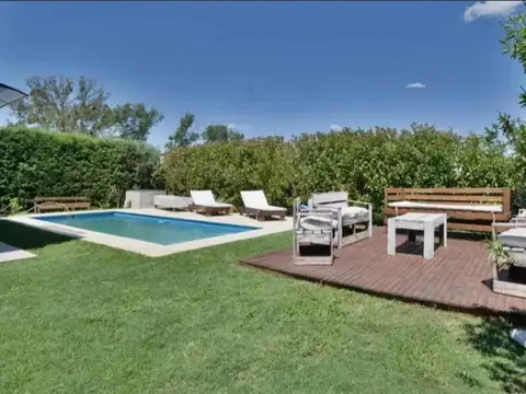 Casa en Venta con 1 cochera