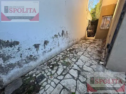 Casa 4 ambientes con 1 baño