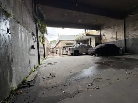 Terreno 485m2 con 2 ph a refaccionar en venta - Piñeyro, Avellaneda