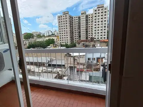 DEPARTAMENTO 2 AMBIENTES CONTRAFRENTE CON BALCON CORRIDO