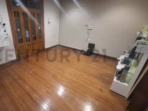 Departamento 9 ambientes con 2 baños