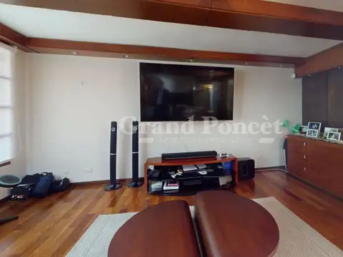 Casa 5 ambientes con 3 baños