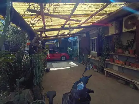 Casa 3 ambientes con 2 baños