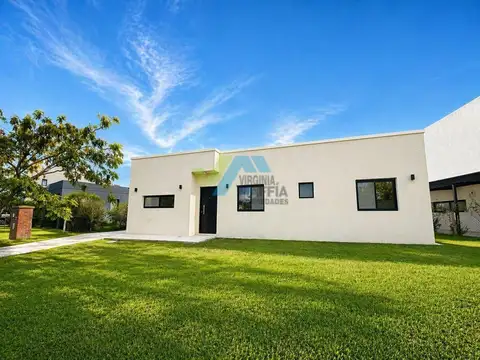 Venta de casa a estrenar en lote interno en Pilar del Este