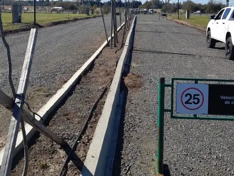 ruta 6 y ruta Nac. 8, B. Priva 100