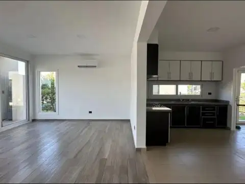 Casa en Alquiler en El Naudir, USD 1.300