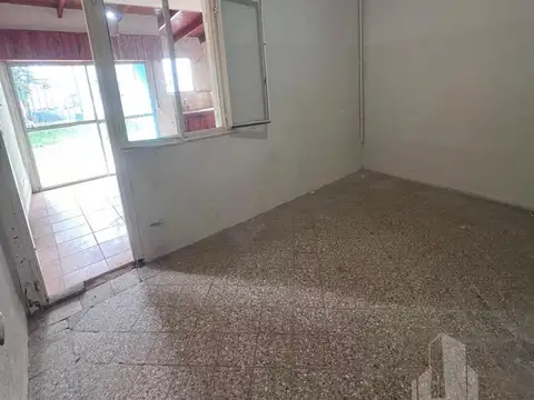 Casa en Alquiler con 3 cocheras