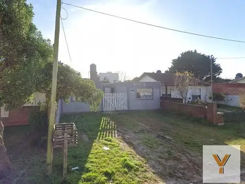 Necochea e/ Pinamar y Valparaíso