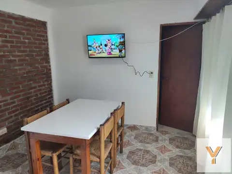 Oficina 12 ambientes con 4 baños
