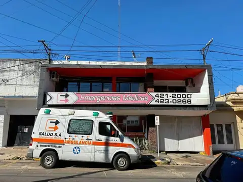 Propiedad semi céntrica, apta para consultorios.
