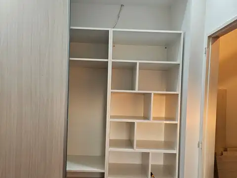 DEPARTAMENTO 5 AMBIENTES, BALCON AL FRENTE Y COCHERA. AV. MITRE 2648 PISO 3 X ESCALERA AVELLANEDA