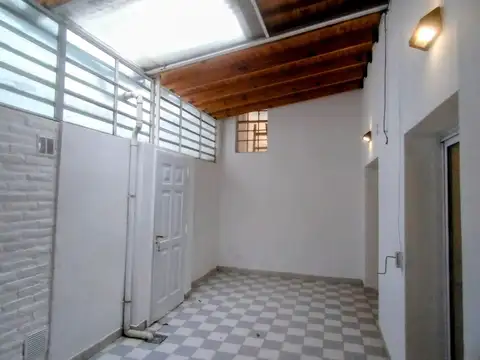 Depto Tipo Casa en Alquiler en Agronomía, $ 900.000