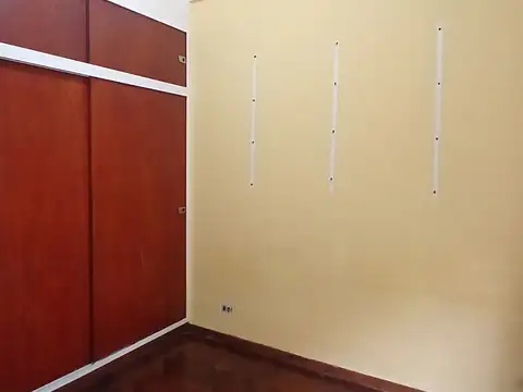 Depto Tipo Casa en Venta 50 años