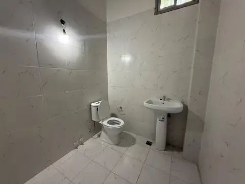 Oficina 4 ambientes con 3 baños