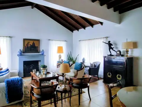 Casa 4 ambientes con 3 baños