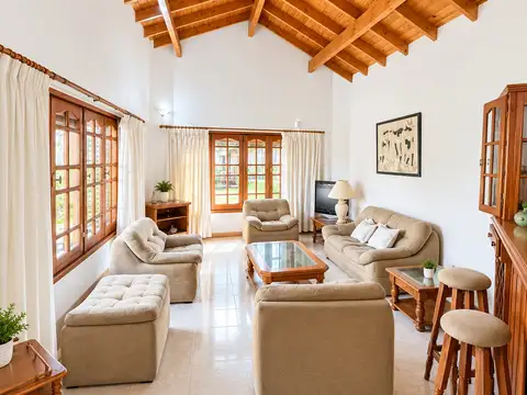 Casa en Alquiler en Caisamar, USD 1.300