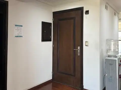 Oficina 5 ambientes con 2 baños