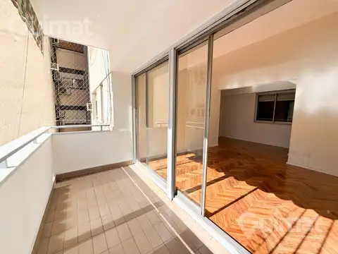 Recoleta Tres Ambientes Balcón Terraza Estudio integrado a Living