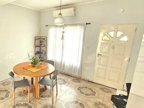 Casa Dúplex  en Venta en Morón, G.B.A. Zona Oeste, Argentina