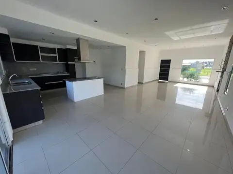 Venta de Casa en Barrio Cerrado Lagos de San Eliseo