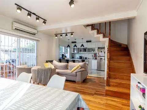 Depto Tipo Casa en Venta de 4 ambientes