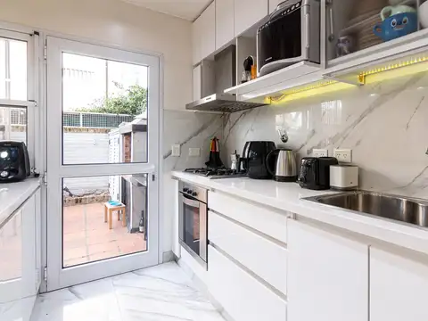 Depto Tipo Casa en Venta con 1 cocheras