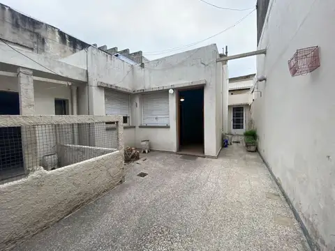 VENTA – PROPIEDAD MULTIFAMILIAR EN MONTE CASTRO – IDEAL INVERSIÓN Y DESARROLLO