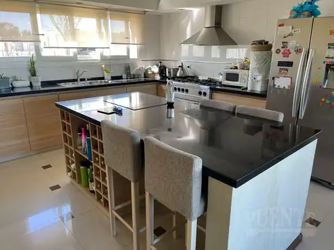 Fincas de San Vicente Golf Venta con Renta!!