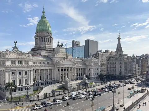 Avenida Hipólito Yrigoyen 1700